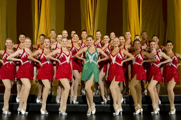 Photo Coverage: Sneak Peek - PROJECT RUNWAY Tonight, September 20 - Debra Messing, The Rockettes & More! Image