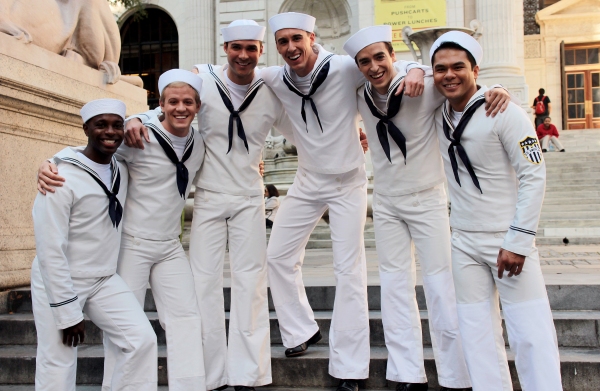 Photo Exclusive: Out on the Town with the Cast of the ANYTHING GOES Tour- Meet the Company!  Image