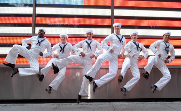 Photo Exclusive: Out on the Town with the Cast of the ANYTHING GOES Tour- Meet the Company!  Image