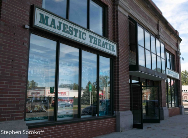 Photo Coverage: BLOOD BROTHERS Opens at West Springfield's Majestic Theater Image