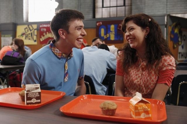 Photo Coverage: Sneak Peek at THE MIDDLE on 10/3 