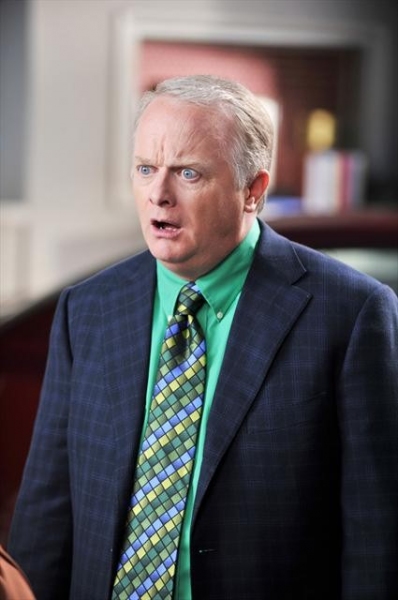 Photo Coverage: Sneak Peek at THE MIDDLE on 10/3 Image
