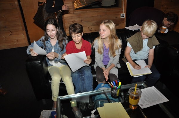 Exclusive Photos: MARY POPPINS Cast Sings 'Carols For A Cure' Image