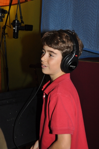 Exclusive Photos: MARY POPPINS Cast Sings 'Carols For A Cure' Image