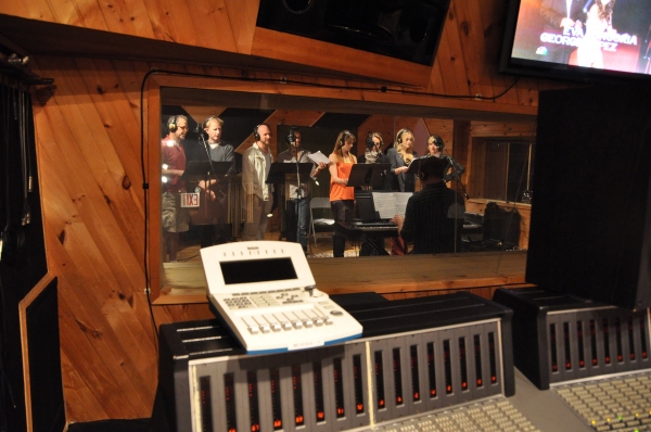 Exclusive Photos: Stephanie J. Block & THE MYSTERY OF EDWIN DROOD Cast Sing 'Carols For A Cure' Image