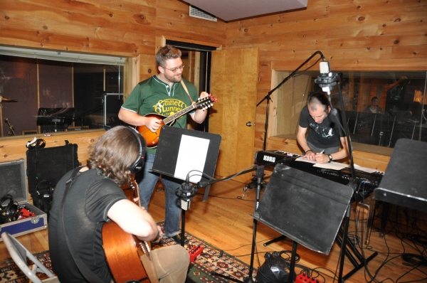 Photo Exclusive: ONCE Cast Records for 'Carols For A Cure'  Image