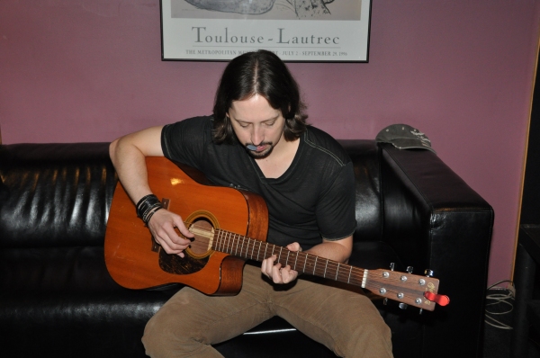 Photo Exclusive: ONCE Cast Records for 'Carols For A Cure'  Image