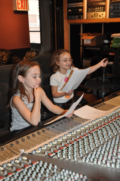 Photo Exclusive: ONCE Cast Records for 'Carols For A Cure'  Image