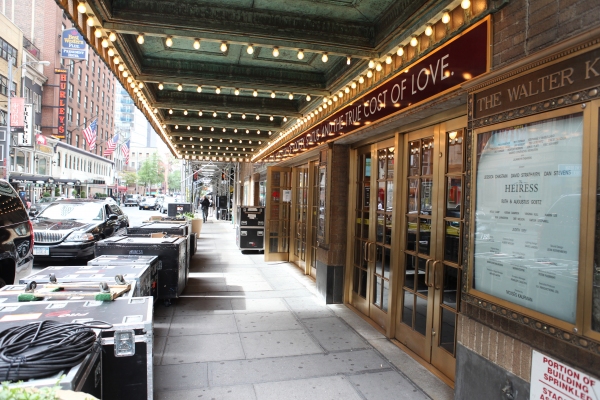 Photo Coverage: THE HEIRRESS Loads In at the Walter Kerr Theatre Image