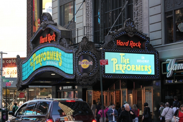 Photo Exclusive: Cheyenne Jackson, Henry Winkler and THE PERFORMERS Cast Takes Times Square! Image