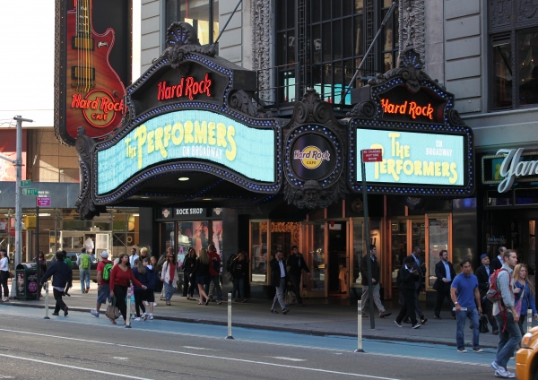 Photo Exclusive: Cheyenne Jackson, Henry Winkler and THE PERFORMERS Cast Takes Times Square! Image
