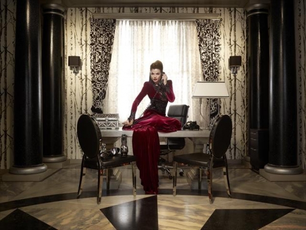 Lana Parrilla as Evil Queen/Regina. (ABC/AUTUMN DE WILDE) Photo