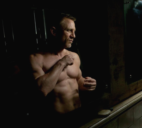 Photo Flash: New SKYFALL Stills - Daniel Craig, Javier Bardem and More! Image