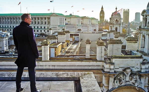 Photo Flash: New SKYFALL Stills - Daniel Craig, Javier Bardem and More! Image
