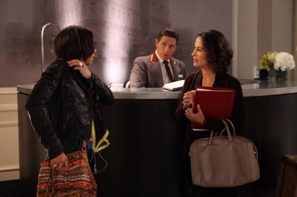 Photo Coverage: Sneak Preview of 666 PARK AVENUE on 10/21 Image