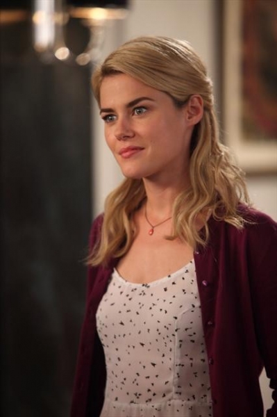 Photo Coverage: Sneak Preview of 666 PARK AVENUE on 10/21 Image
