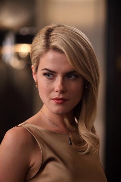Photo Coverage: Sneak Preview of 666 PARK AVENUE on 10/21 Image