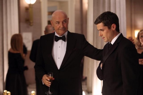 Photo Coverage: Sneak Preview of 666 PARK AVENUE on 10/21 Image