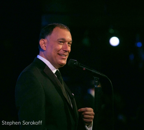 Photo Coverage: Frank Dain's THE MAGIC OF MATHIS at the Metropolitan Room Image
