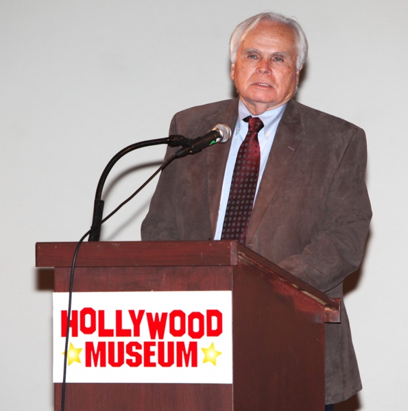 Photo Flash: Over 300 Stars Gather to Celebrate Life Industry Advocate Dale Olson Image