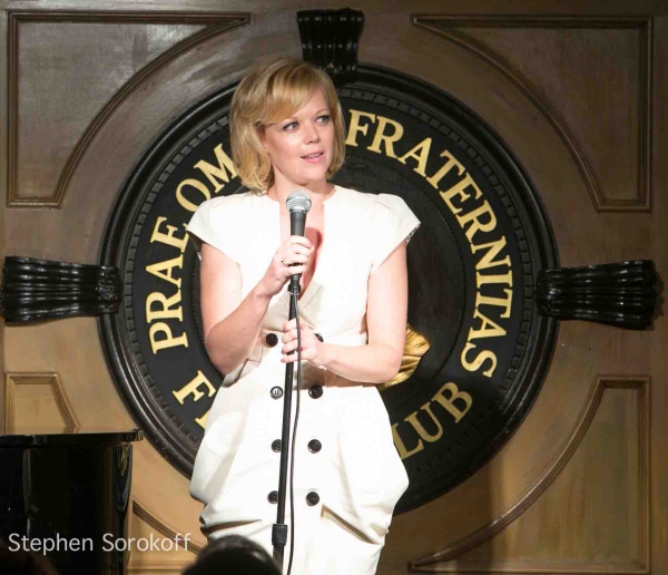  Emily Bergl Photo