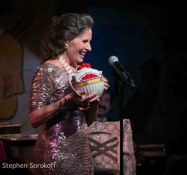 Photo Coverage: Andrea Marcovicci Brings SMILE to Cafe Carlyle Image