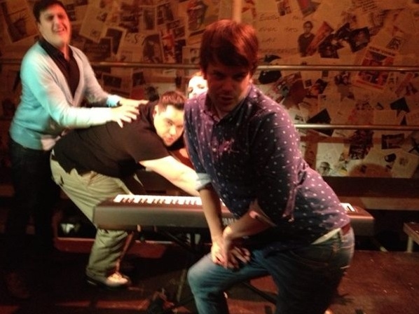 Photo Flash: Saturday Intermission Pics, Oct 6 - Perez Hilton's Last NEWSical Shot, ANYTHING GOES' First Tour Pic and More! Image