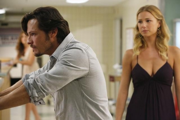 Photo Flash: Sneak Preview of REVENGE's 'Intuition' Episode, Airing 10/21 Image
