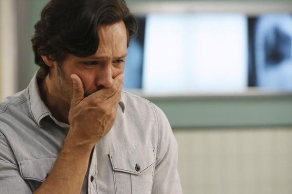 Photo Flash: Sneak Preview of REVENGE's 'Intuition' Episode, Airing 10/21 Image