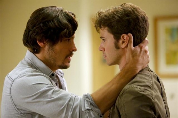 Photo Flash: Sneak Preview of REVENGE's 'Intuition' Episode, Airing 10/21 Image