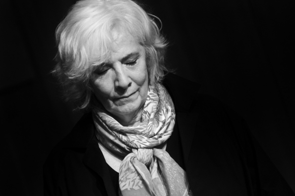 Photo Flash: Betty Buckley Sings from 'Ah, Men!' at Barnes & Noble Image
