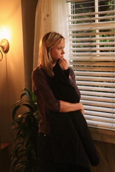 Photo Flash: First Look at LAST RESORT's Upcoming Episode, 'Voluntold'; Airs 10/18 Image