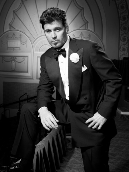Photo Flash: First Look at Billy Ray Cyrus as CHICAGO's 'Billy Flynn' Image