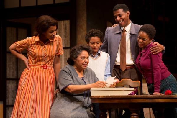 Photo Flash: First Look at Westport Country Playhouse's A RAISIN IN THE SUN, Directed by Phylicia Rashad Image