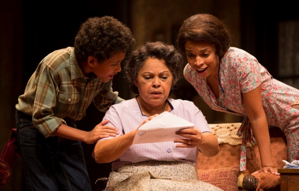 Photo Flash: First Look at Westport Country Playhouse's A RAISIN IN THE SUN, Directed by Phylicia Rashad Image