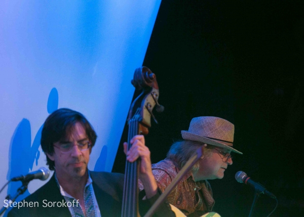 Photo Coverage: Lauren Fox Brings CANYON FOLKIES to Metropolitan Room Image