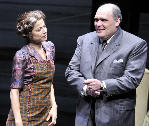 Photo Flash: First Look at Glenn Fleshler, Josie de Guzman and More in Alley Theatre's DEATH OF A SALESMAN 