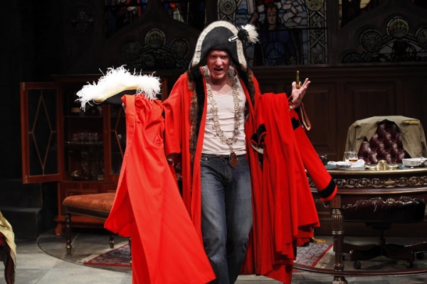 Photo Flash: First Look at Irish Rep's THE FREEDOM OF THE CITY Image