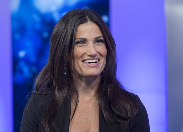 Photo Flash: Idina Menzel Performs 'Both Sides, Now' on UK's 'This Morning'! 