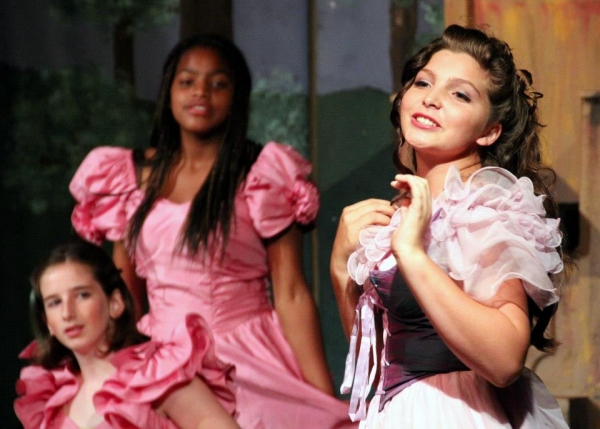 Photo Flash: First Look at Kentwood Players' ROCKIN' ROBIN HOOD Image