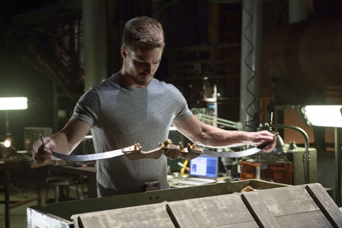 Photo Flash: First Look at ARROW's Upcoming Episode, 'Lone Gunmen,' 10/24 Image
