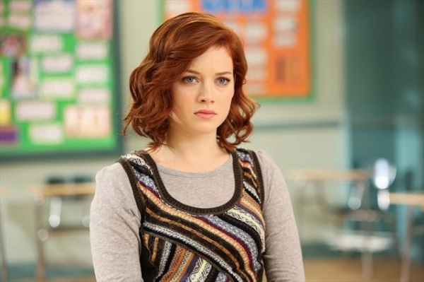Photo Flash: First Look at SUBURGATORY's Upcoming Episode, 'Foam Finger,' 11/7 Image