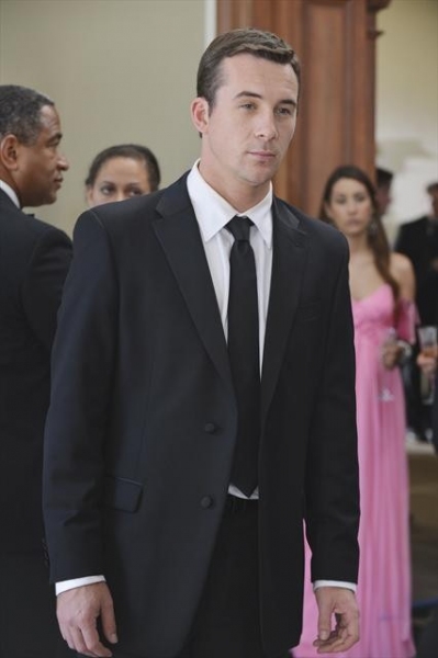 Photo Flash: First Look at REVENGE's 11/4 Episode 'Illusion' Image