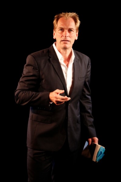 Photo Flash: Julian Sands in A CELEBRATION OF HAROLD PINTER, Opening Tonight at Irish Rep Image