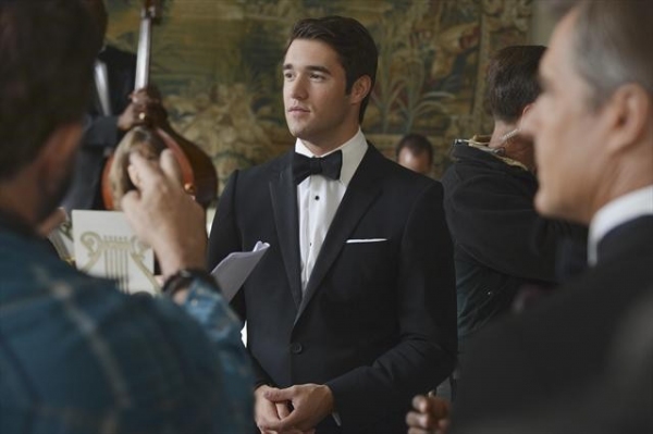 Photo Flash: Behind-the-Scenes Look at REVENGE's Episode, 'Illusion,' 11/4 