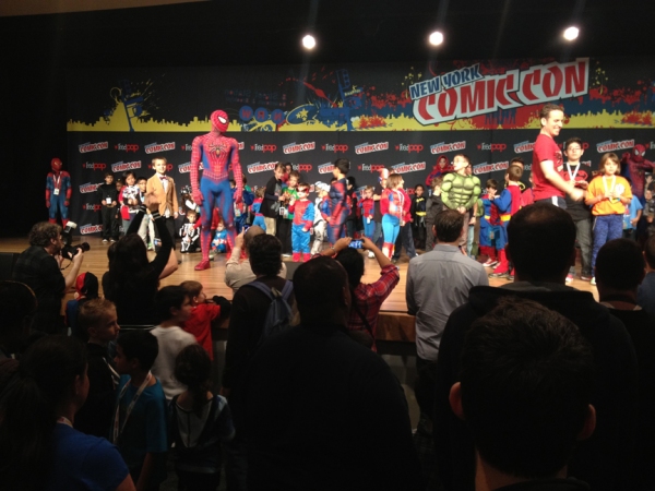 Photo Flash: SPIDER-MAN Cast Visits NYC Comic Con Image
