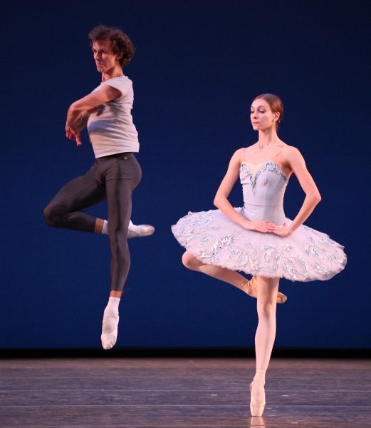 Photo Coverage: Bolshoi Ballet's Olga Smirnova & Semyon Chudin Perform 'Grand Pas Classique' 