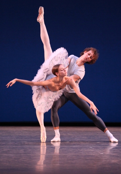 Photo Coverage: Bolshoi Ballet's Olga Smirnova & Semyon Chudin Perform 'Grand Pas Classique' Image