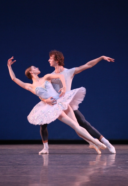 Photo Coverage: Bolshoi Ballet's Olga Smirnova & Semyon Chudin Perform 'Grand Pas Classique' Image