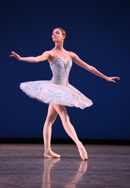 Photo Coverage: Bolshoi Ballet's Olga Smirnova & Semyon Chudin Perform 'Grand Pas Classique' Image